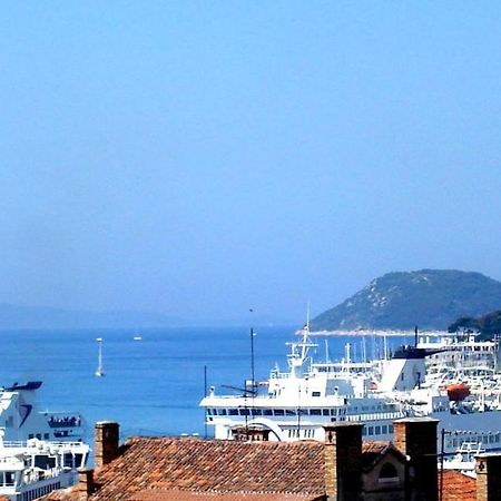 Apartment Port View-5 Min From Center Split Bagian luar foto