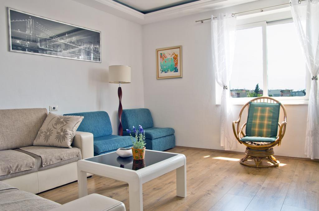 Apartment Port View-5 Min From Center Split Ruang foto