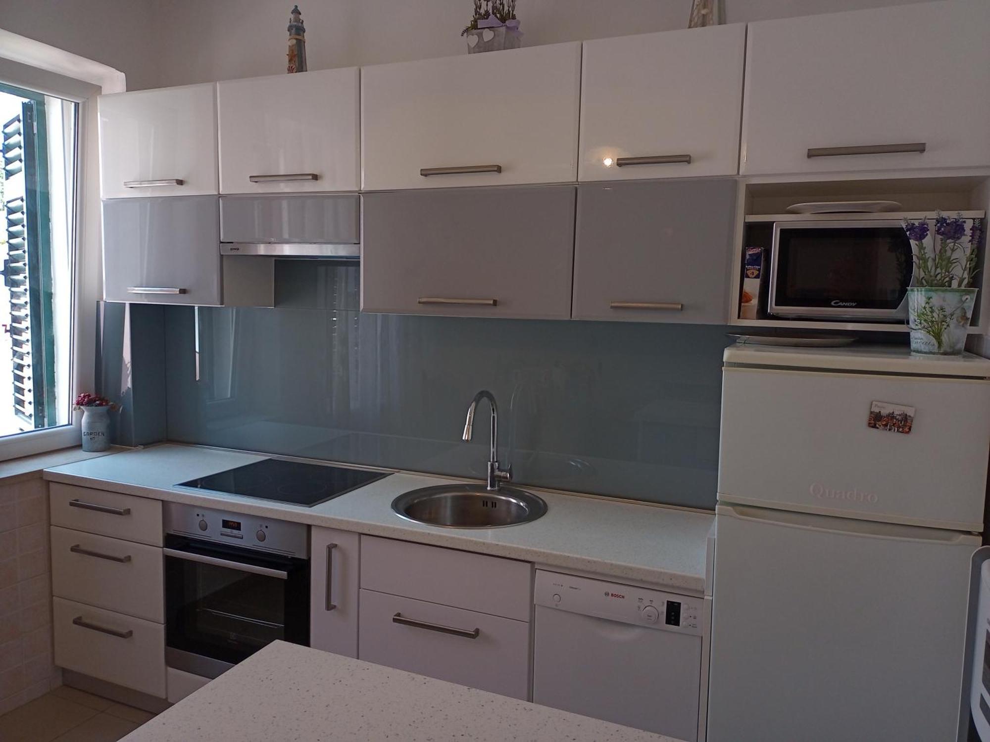 Apartment Port View-5 Min From Center Split Bagian luar foto
