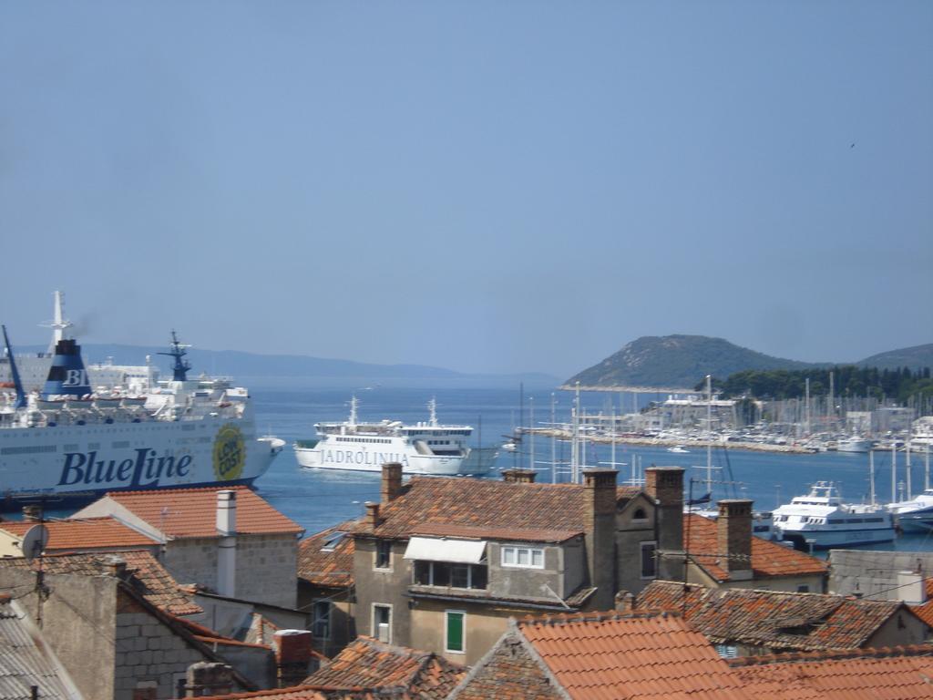 Apartment Port View-5 Min From Center Split Ruang foto