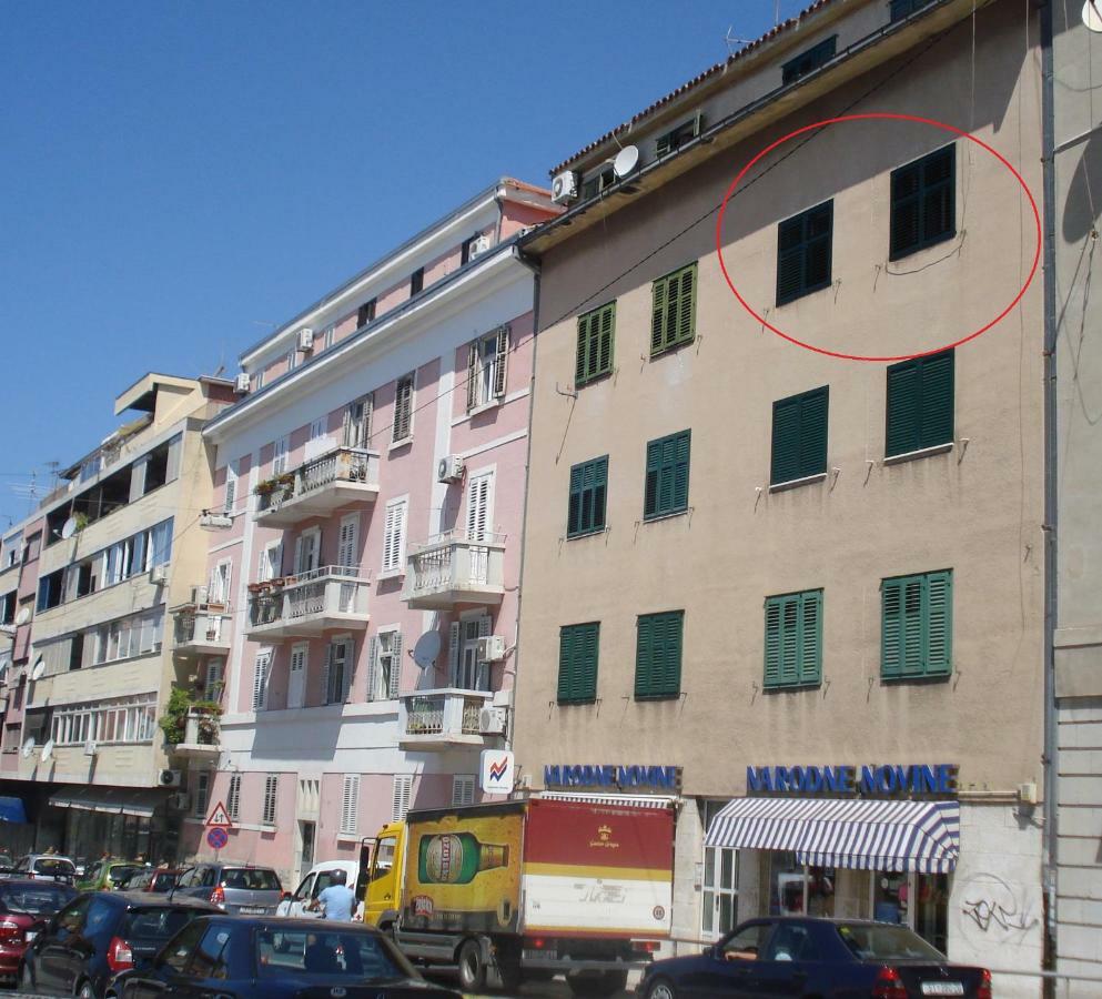 Apartment Port View-5 Min From Center Split Bagian luar foto