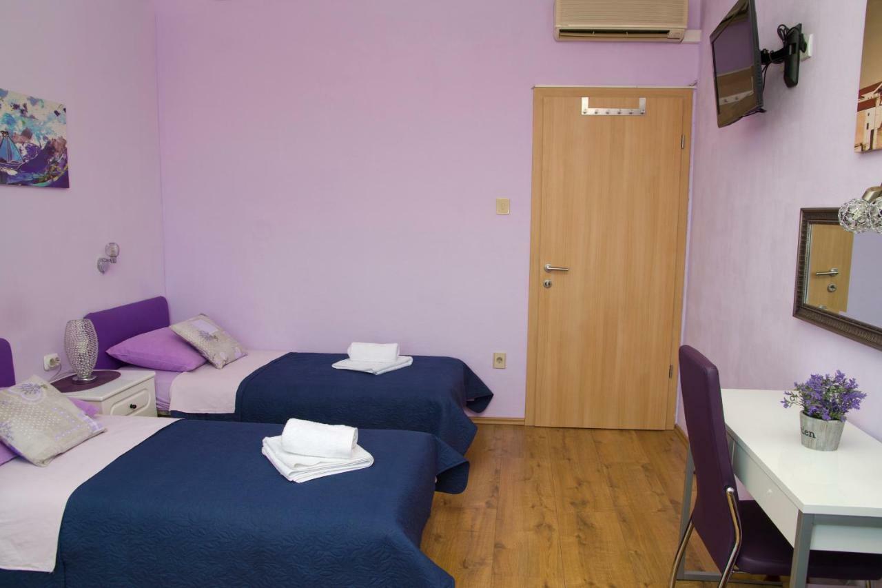 Apartment Port View-5 Min From Center Split Bagian luar foto