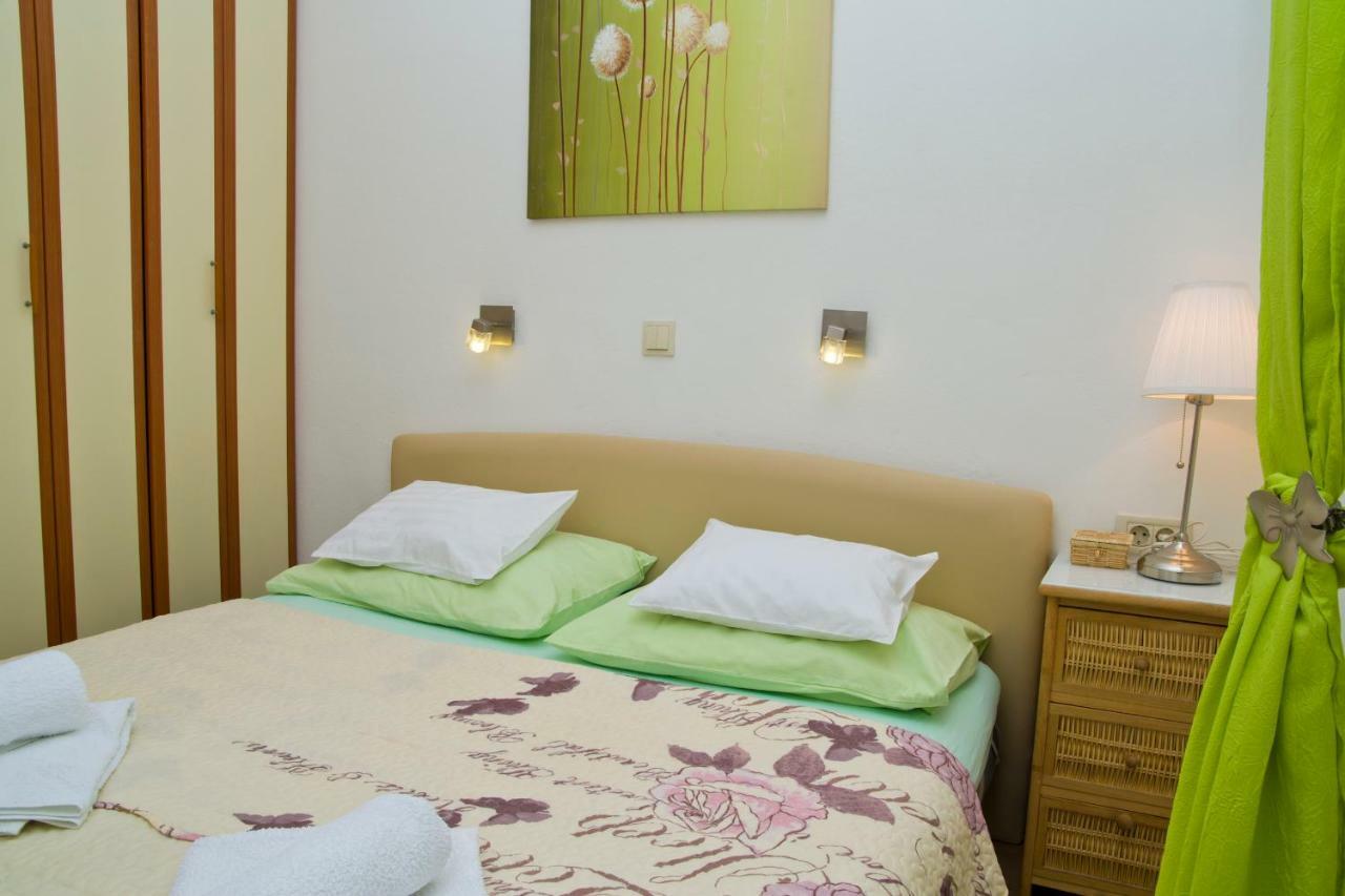 Apartment Port View-5 Min From Center Split Bagian luar foto