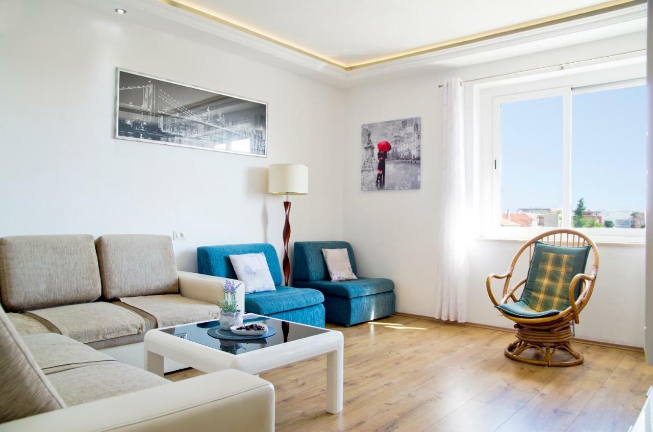 Apartment Port View-5 Min From Center Split Bagian luar foto