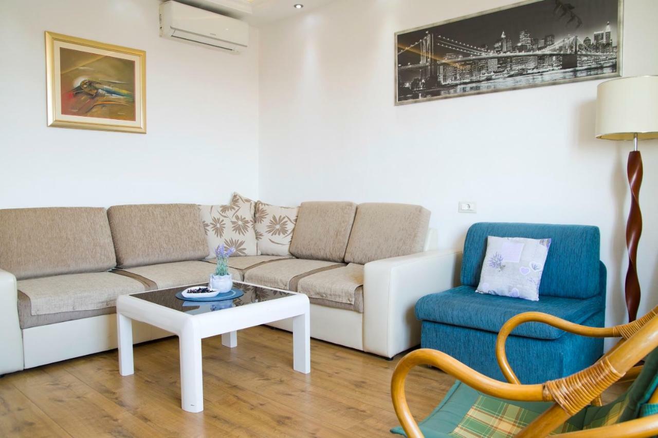 Apartment Port View-5 Min From Center Split Bagian luar foto