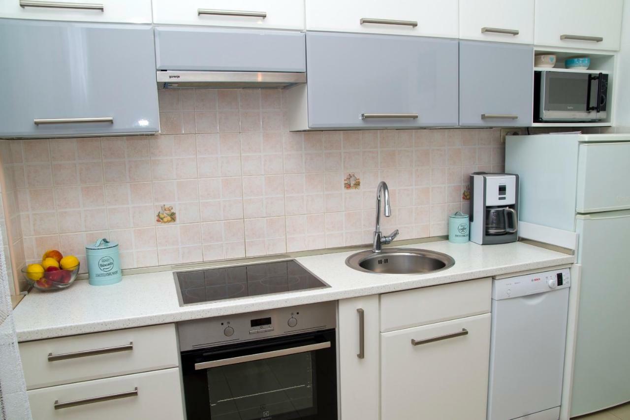 Apartment Port View-5 Min From Center Split Bagian luar foto