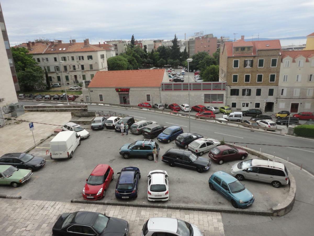 Apartment Port View-5 Min From Center Split Bagian luar foto