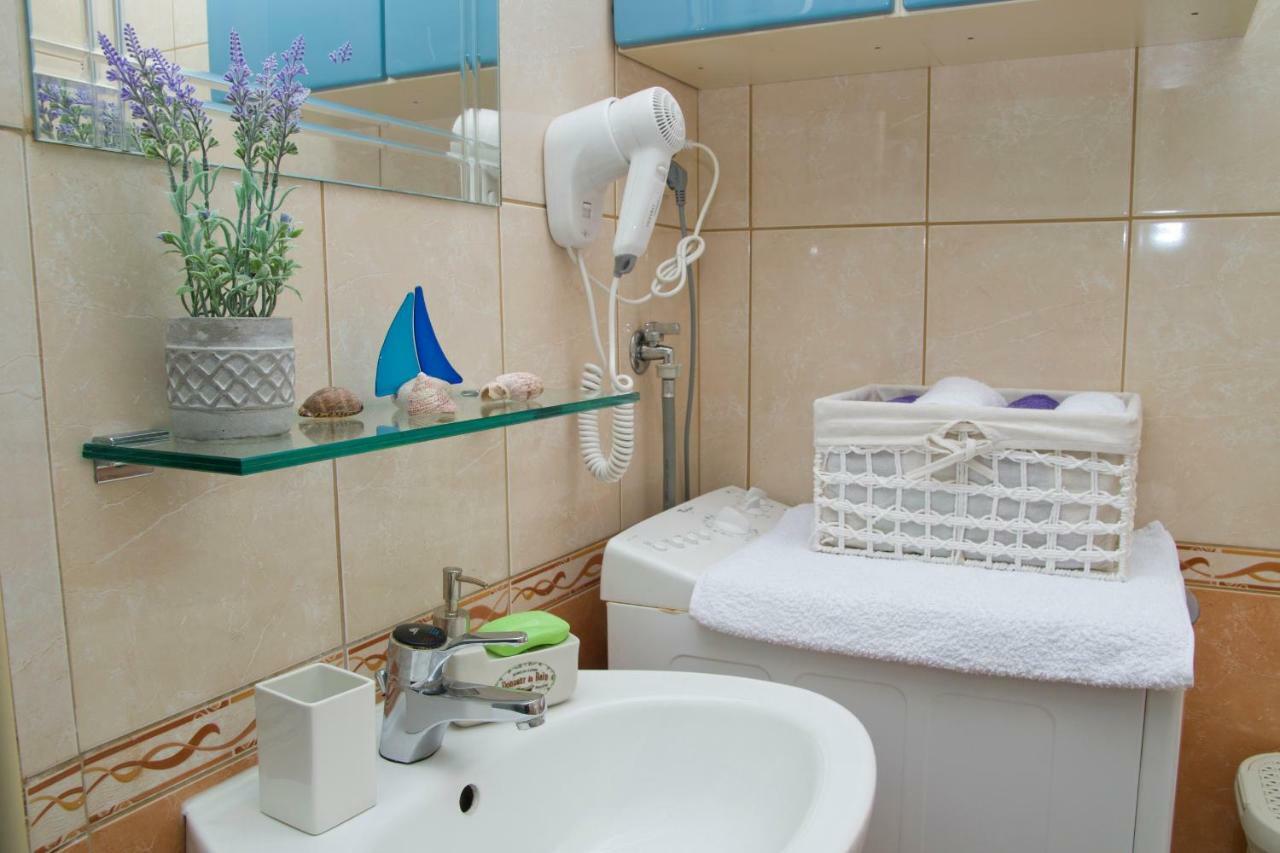 Apartment Port View-5 Min From Center Split Bagian luar foto